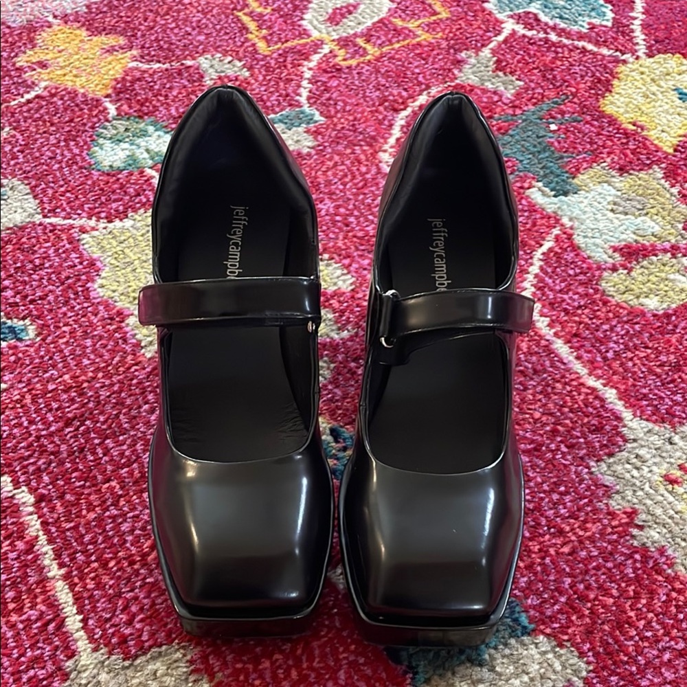 Reine Mary Janes in Black